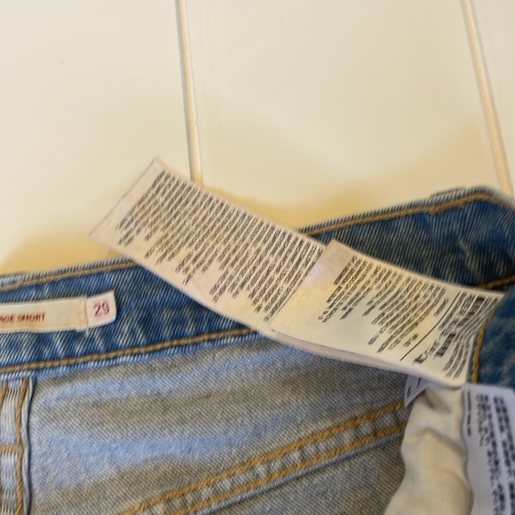 Levi’s Ribcage Shorts! Size 29 - Picture 4 of 6